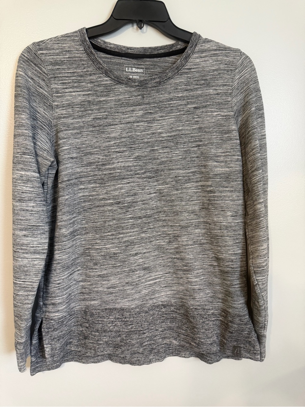 L.L. Bean Women's Heather Gray Long-Sleeve Sweatshirt with thumb hole size Med